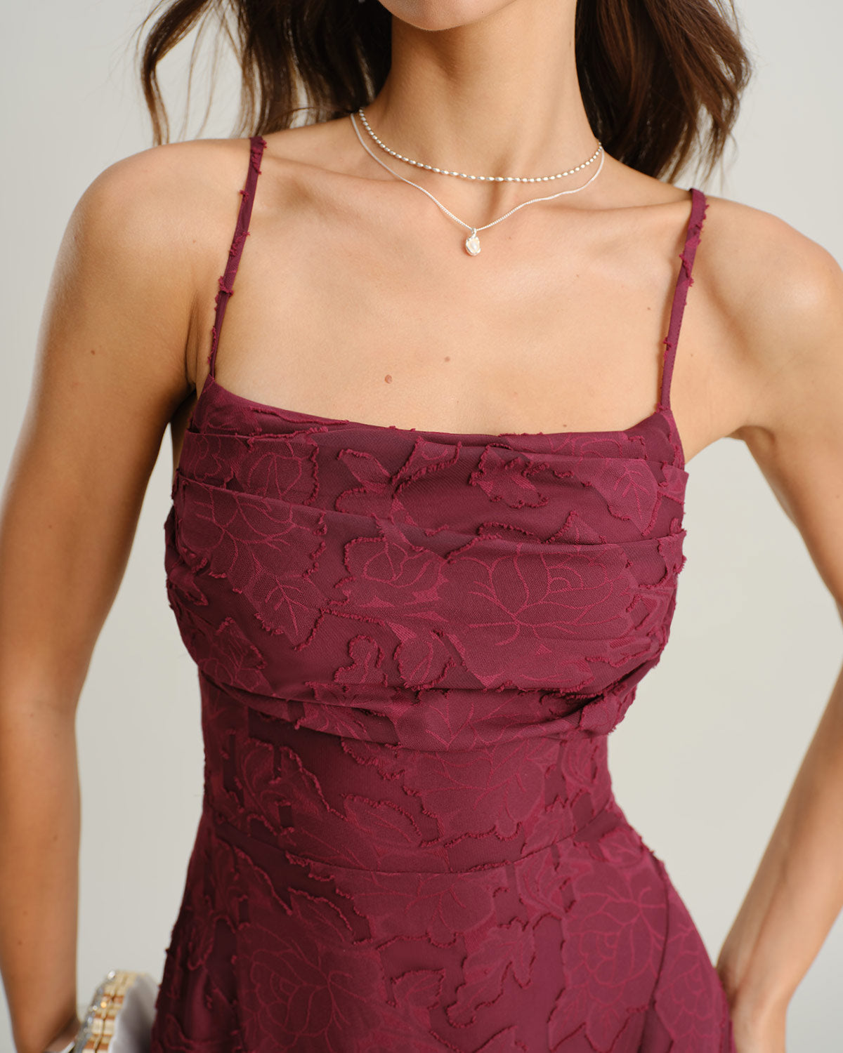 Vestido largo lencero de jacquard color rojo vino